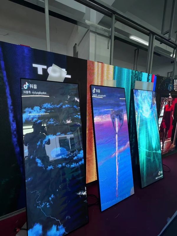 Aluminum Iron Steel LED Poster Screen 960*1920 LED Screen P2.5 Indoor 3840hz IP56